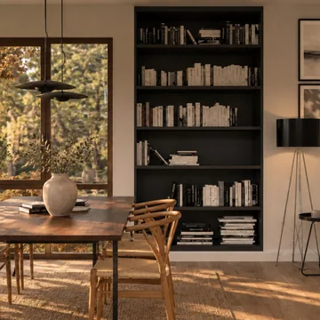 Salon ve yemek alanında ahşap mobilya detayları.